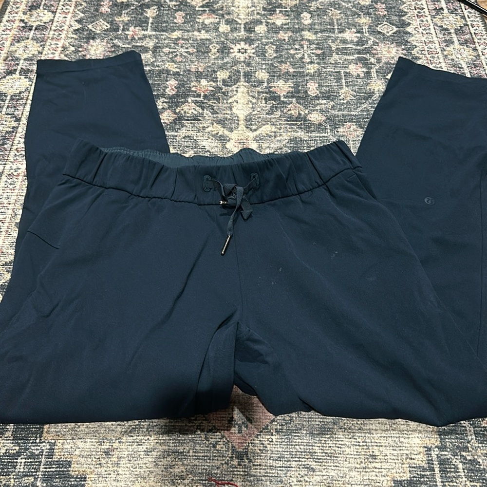 Lululemon cropped 6 navy